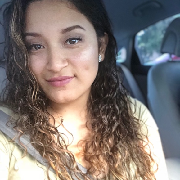 Meet your Posher, Ruby - Picture 2 of 2